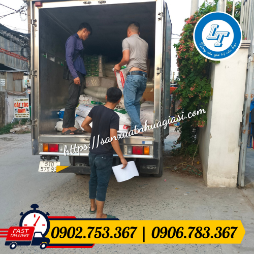 Giao hàng túi bóng mỡ cho khách Giao hàng túi bóng mỡ cho khách