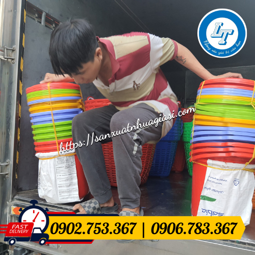 Giao xô nhựa đủ màu cho khách HCM Giao xô nhựa đủ màu cho khách HCM