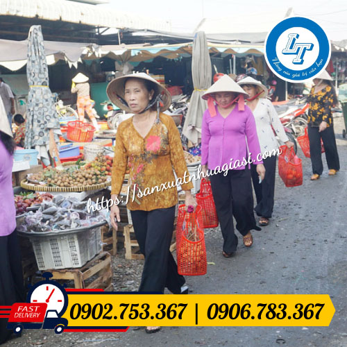 Giỏ xách nhựa được nhiều chị em phụ nữ tin dùng Giỏ xách nhựa được nhiều chị em phụ nữ tin dùng