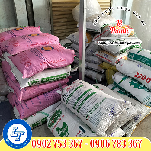 Túi xốp 2 quai giá sỉ rẻ nhất thị trường tại Lê Thanh Túi xốp 2 quai giá sỉ rẻ nhất thị trường tại Lê Thanh