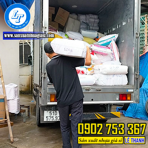 Hỗ trợ giao túi ép 3 biên cho khách Hỗ trợ giao túi ép 3 biên cho khách