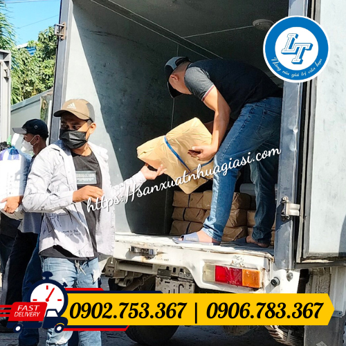 Hỗ trợ giao túi opp dán miệng cho khách Hỗ trợ giao túi opp dán miệng cho khách