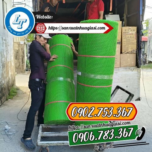Giao đơn hàng lưới mắt cáo cho khách Giao đơn hàng lưới mắt cáo cho khách