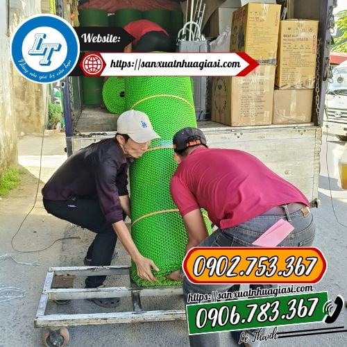 Khách đến kho lấy lưới Khách đến kho lấy lưới