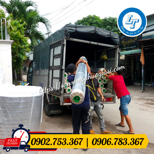 Khách lấy hàng tại Lê Thanh Khách lấy hàng tại Lê Thanh