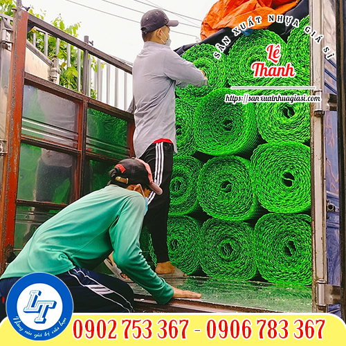 Khách đến lấy lưới mắt cáo 2m Khách đến lấy lưới mắt cáo 2m