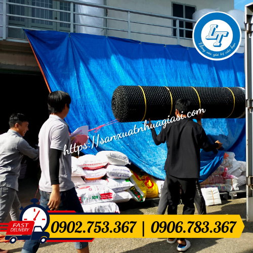Lê Thanh giao sỉ lưới nhựa đen cho khách Lê Thanh giao sỉ lưới nhựa đen cho khách