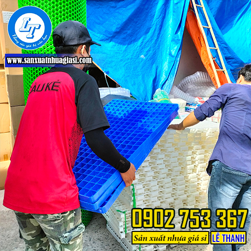 Lê Thanh hỗ trợ giao pallet nhựa Lê Thanh hỗ trợ giao pallet nhựa