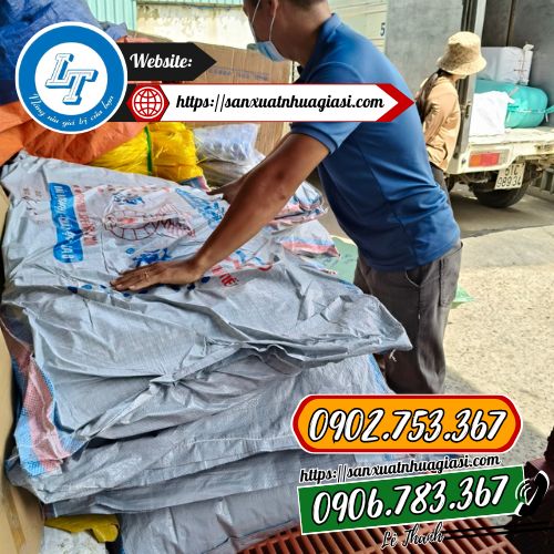 Giao bạt sọc công trình cho khách Giao bạt sọc công trình cho khách
