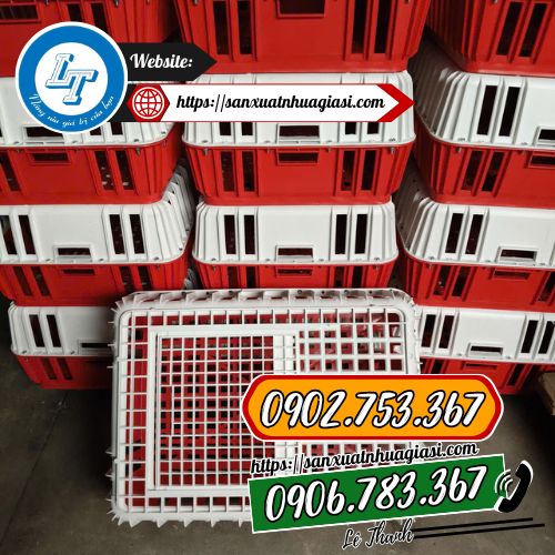 màu đỏ nổi bật, lồng nhựa chắc chắn màu đỏ nổi bật, lồng nhựa chắc chắn