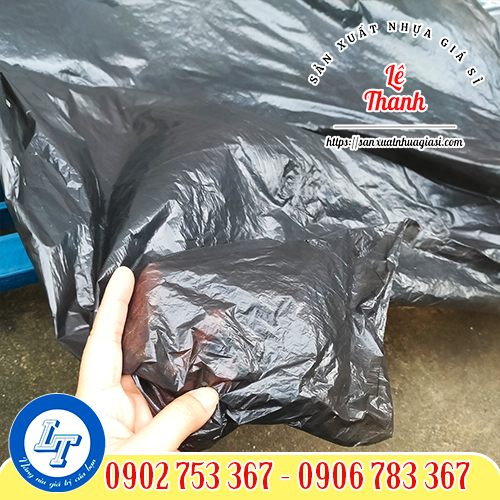 Lớp màng nilon đen lót công trình có độ dày 14mic Lớp màng nilon đen lót công trình có độ dày 14mic