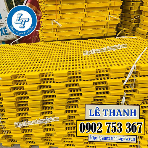 Cần mua sàn nhựa cho trại heo số lượng lớn