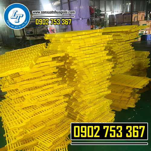 Mua sỉ tấm nhựa lót sàn số lượng lớn tại Lê Thanh