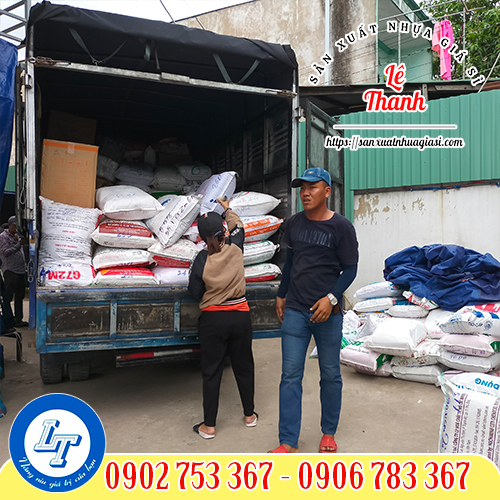 Nguồn sỉ túi xốp 2 quai giao hàng miễn phí Nguồn sỉ túi xốp 2 quai giao hàng miễn phí