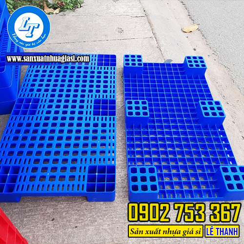 Pallet nhựa 1 mặt chân cốc