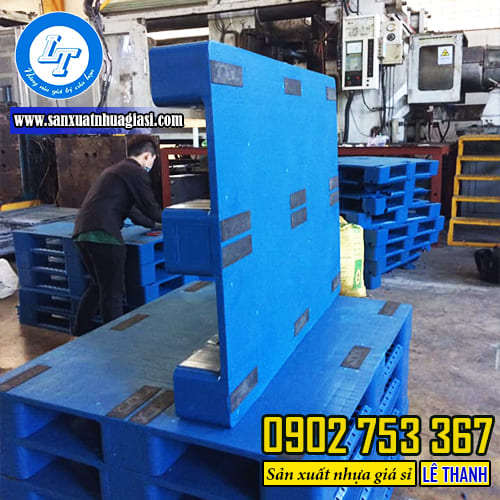 pallet nhựa 1 mặt kín, khả năng chịu lực cao