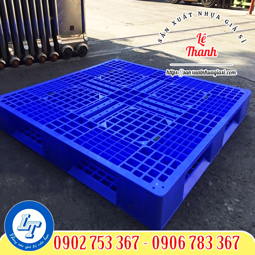 Pallet nhựa đế bằng màu xanh Pallet nhựa đế bằng màu xanh