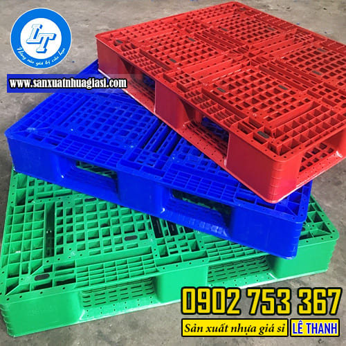 Pallet nhựa xanh, xanh lá, đỏ