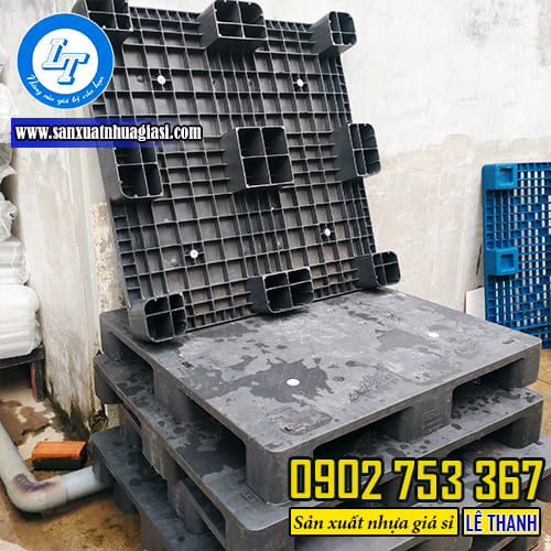 Pallet nhựa liền khối màu đen
