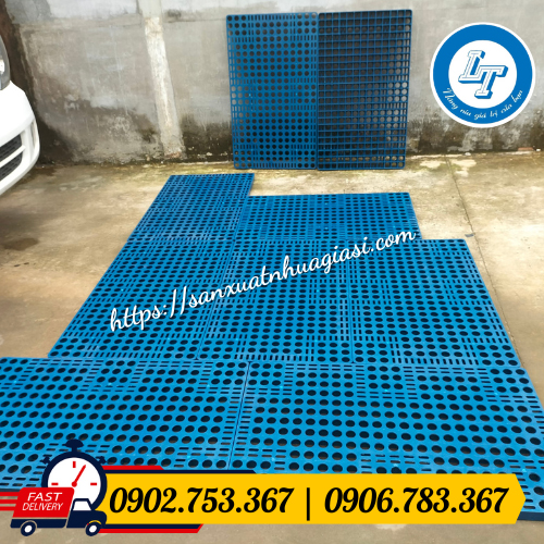 Pallet nhựa tạo thành các mặt phẳng để kê lót hàng hóa Pallet nhựa tạo thành các mặt phẳng để kê lót hàng hóa
