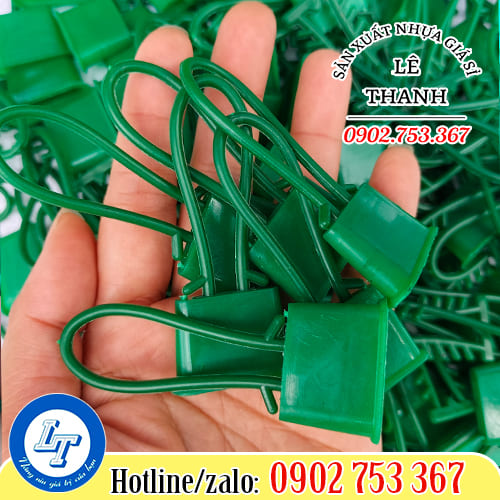 Phần khóa rút được làm từ nhựa không tạp chất