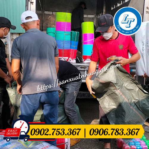 Phân phối lồng bàn nhựa nhiều kích thước Phân phối lồng bàn nhựa nhiều kích thước