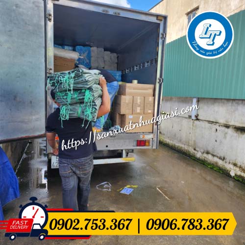 Quá trình giao hàng bao tải gạo đục lỗ Quá trình giao hàng bao tải gạo đục lỗ