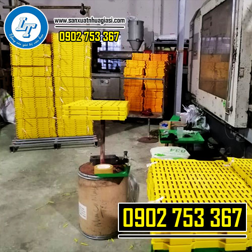 Sản xuất tấm nhựa lót chuồng từ chất liệu nhựa cao cấp