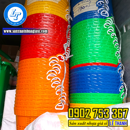 Sỉ cần xé nhựa size trung Sỉ cần xé nhựa size trung