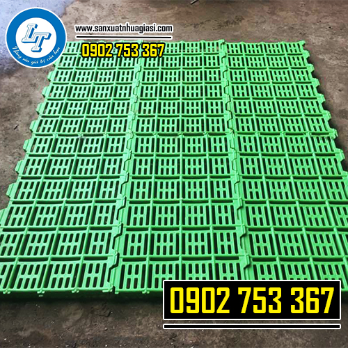 Tấm nhựa lót chuồng nuôi kích thước lớn