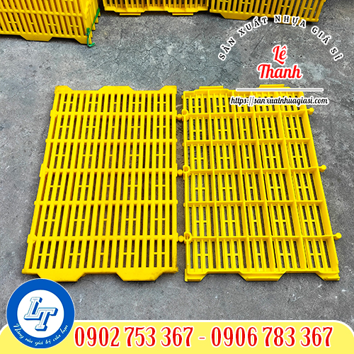Tấm sàn lót chuồng gà vịt 40x55cm Tấm sàn lót chuồng gà vịt 40x55cm