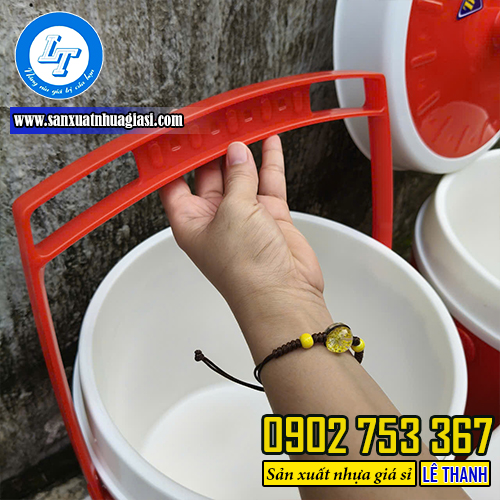 Thiết kế quai cầm chắc chắn Thiết kế quai cầm chắc chắn