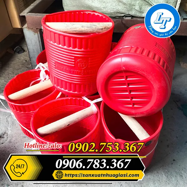 GÀU NHỰA MÚC NƯỚC