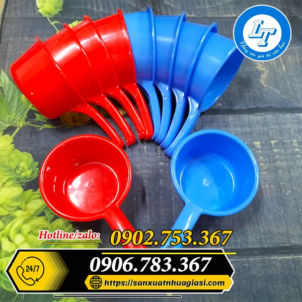 GÁO NHỰA MÚC NƯỚC