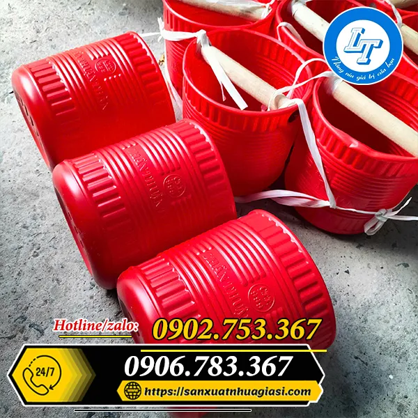 GÀU NHỰA MÚC NƯỚC