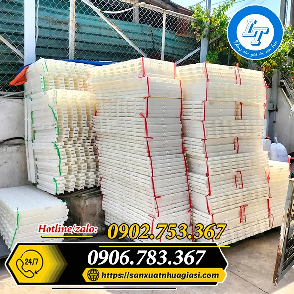 TẤM NHỰA LÓT SÀN CHĂN NUÔI 50X100
