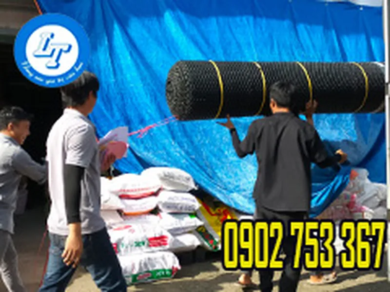 MUA LƯỚI NHỰA ĐEN 20 LY LÀM CHUỒNG GÀ