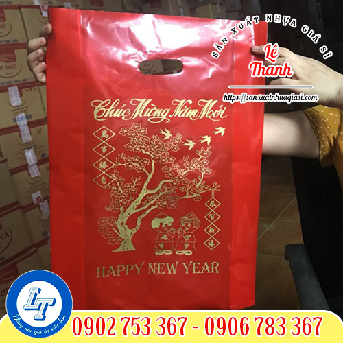 Túi pe đựng lịch tết giá rẻ có lỗ đục hột xoài làm tay cầm Túi pe đựng lịch tết giá rẻ có lỗ đục hột xoài làm tay cầm