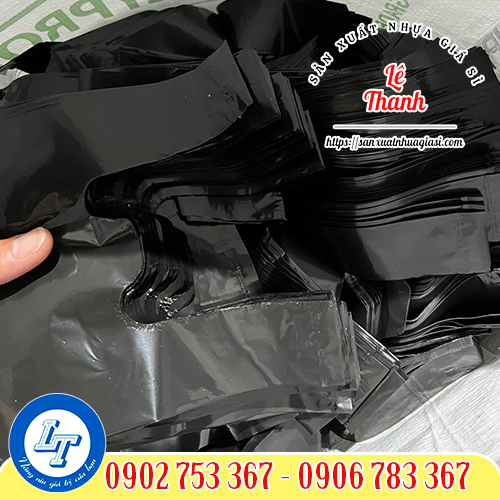 Túi xốp đen 2 quai sỉ rẻ Túi xốp đen 2 quai sỉ rẻ