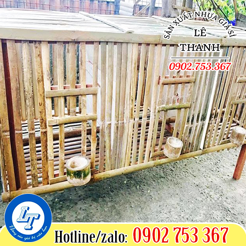 Chuồng gà bằng tre nứa