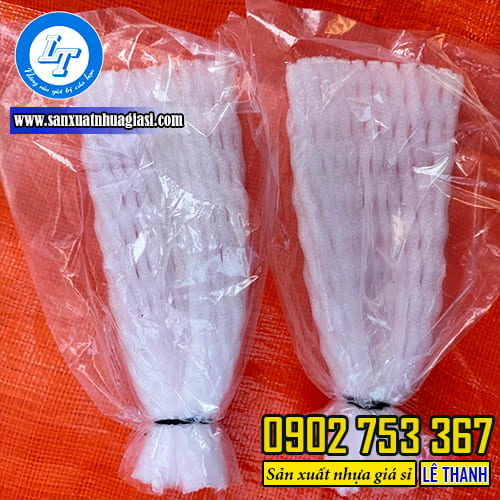 Xốp lưới bọc ổi có túi bóng