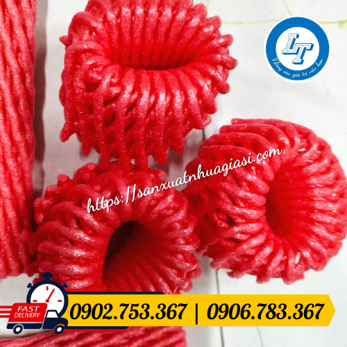Xốp lưới đỏ bọc mận Xốp lưới đỏ bọc mận