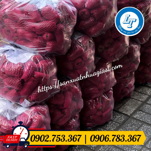 Xốp lưới đỏ bọc mận giúp bảo quản quả Xốp lưới đỏ bọc mận giúp bảo quản quả