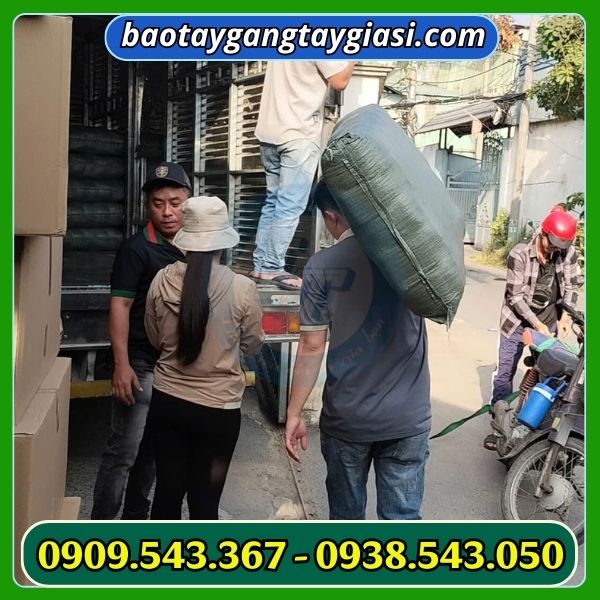 Giao hàng găng tay Giao hàng găng tay