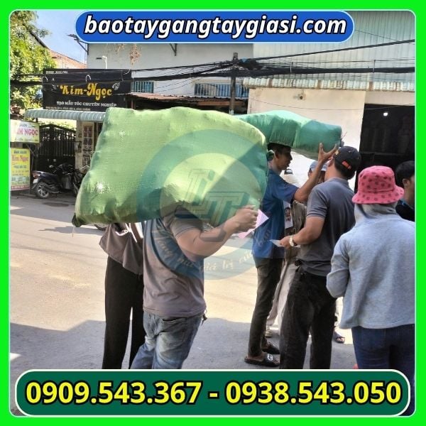 Găng tay len poly 50g giao hàng Găng tay len poly 50g