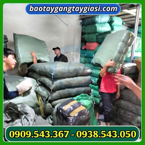 Giao hàng găng tay Giao hàng găng tay