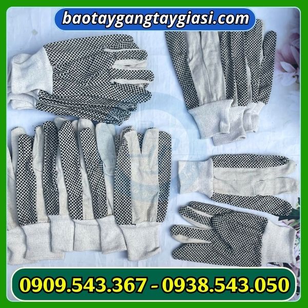 Găng tay vải bạt phủ hạt nhựa đen chống trơn trượt Găng tay vải bạt phủ hạt nhựa đen