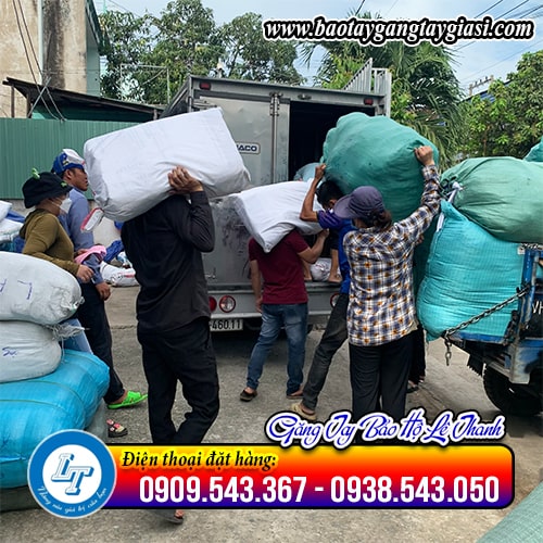 Đội ngũ giao hàng chuyên nghiệp nhiệt tình Đội ngũ giao hàng chuyên nghiệp nhiệt tình