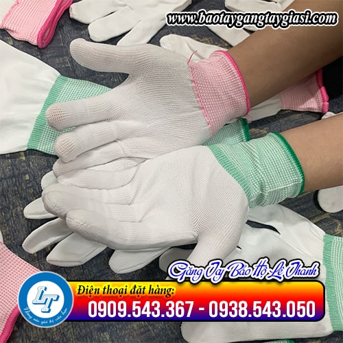 Găng tay co giãn tạo sự linh hoạt khi thao tác