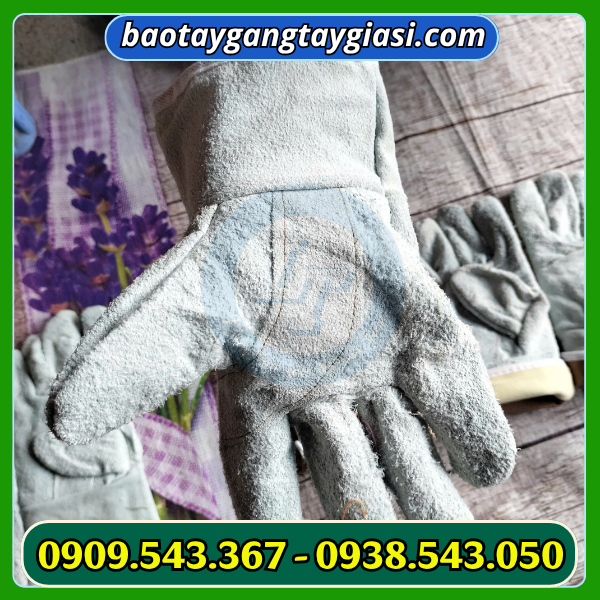 Găng tay đeo sát tay, linh hoạt khi làm việc Găng tay đeo sát tay, linh hoạt khi làm việc